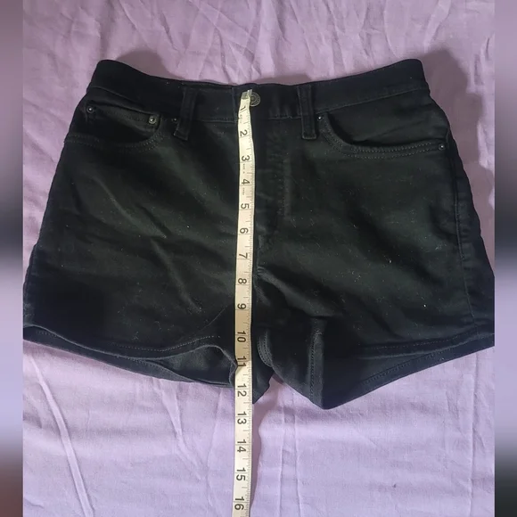 Levi Strauss And Co Black Denim Cute And Classic. Highrise. 2.5" Inseam - Picture 3 of 9